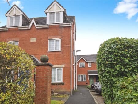 Chiddlingford Court, Somerset Avenue, Blackpool, Lancashire, FY1 5RE
