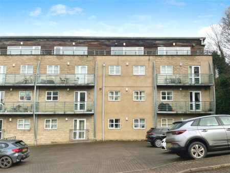 Brackendale, Bradford, West Yorkshire, BD10 0AG