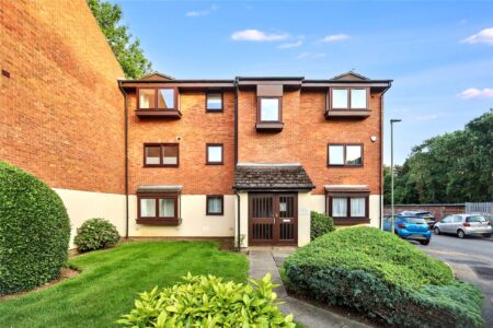 Wheatley Close, London, NW4 4LG