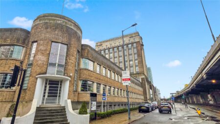 Great West Road, Brentford, TW8 0HD