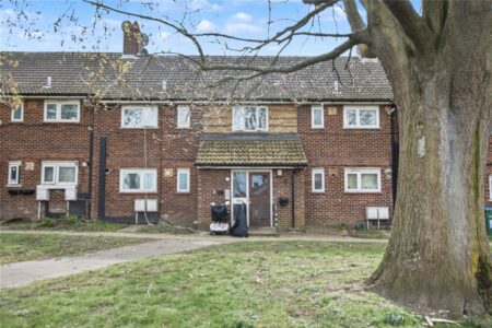 Strongbow Crescent, London, SE9 1DN