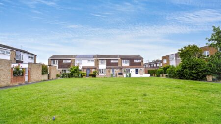 Somerville Way, Aylesbury, Buckinghamshire, HP19 7QT