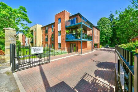 Wood Road, Wolverhampton, West Midlands, WV6 8PR