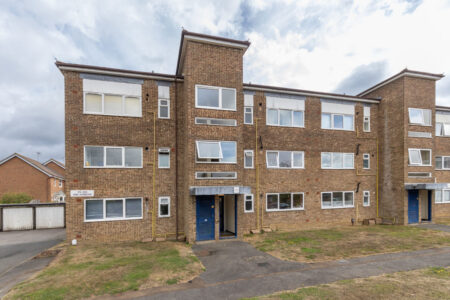 South Holmes Road, Horsham, West Sussex, RH13 6HG